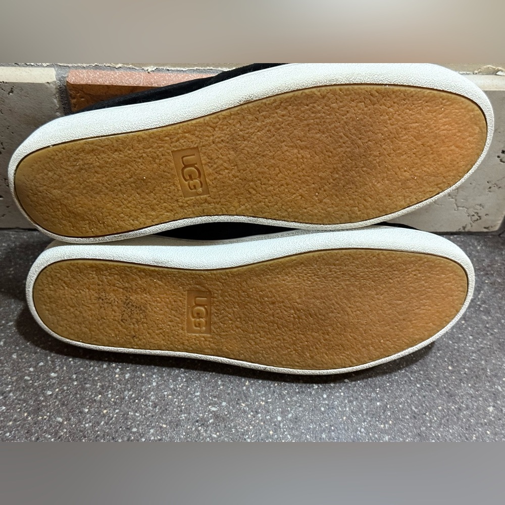 Ugg Black Slip-On Women's Shoes with Bow Detail size 9 - Picture 9 of 9
